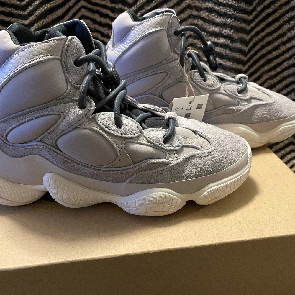 Yeezy 500 size 6